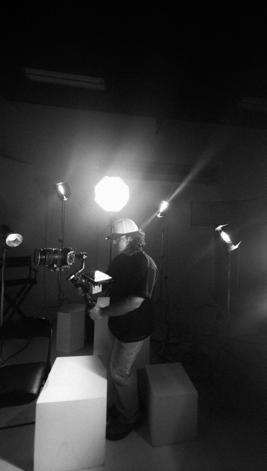 Ale en el set con la C50 en gimbal